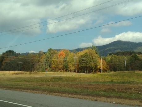 east-tennessee-vista-with-colorful-leaves